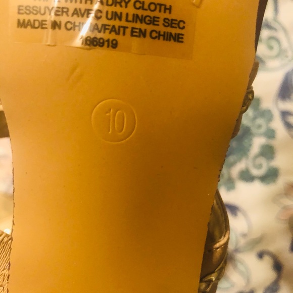 Shoes - Picture 4 of 4